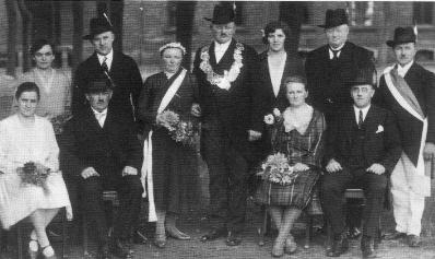 f1930.JPG (20200 bytes)