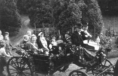 f1951.JPG (31816 bytes)